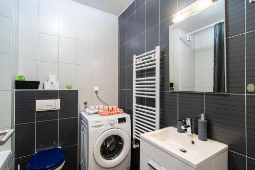 Flexible SelfCheckIns 114 - Zagreb - Bedroom - Loggia