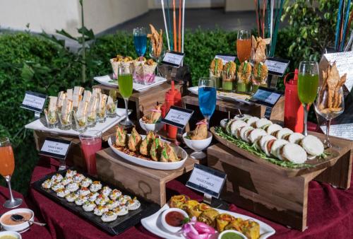 Mad på hotellet eller i nærheden