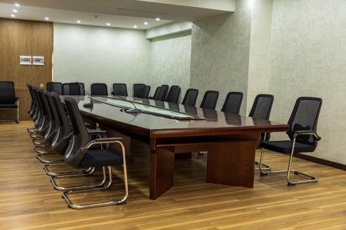 Konferenční prostory v ubytování Firdavsi Building Center 4Rest Apartments