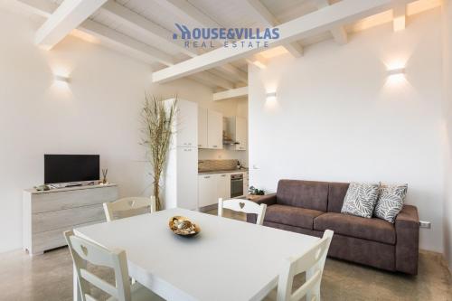 Μια τηλεόραση ή/και κέντρο ψυχαγωγίας στο House&Villas - Elaia Bioglam Relais