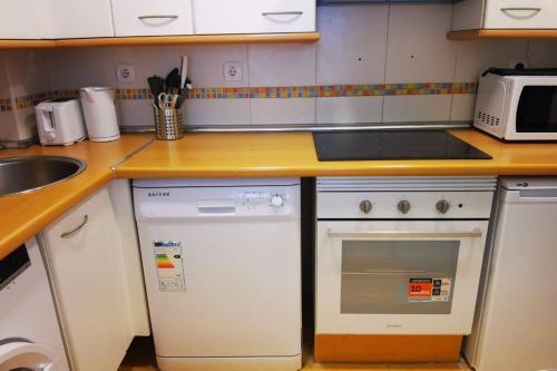 Cozy apartment with parking, gym, pool and padel - Pirra