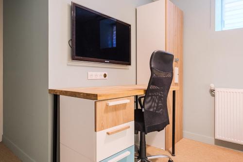 Apt T5 rénové avec bureau jardin et parking en centre ville photo 34