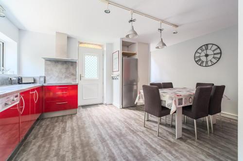 Apt T5 rénové avec bureau jardin et parking en centre ville photo 14