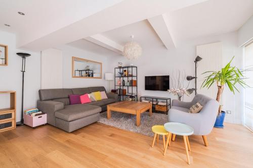 Apt T5 rénové avec bureau jardin et parking en centre ville photo 6