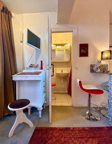 Studio chic Paris Tour Eiffel Near Eiffel tower 7th floor