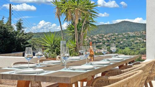 Villa moderne avec piscine privée et 4 chambres - Sainte-Maxime Les Geais