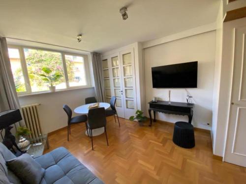 Margutta Domitia Home
