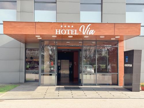 an entrance to a hotel with a hotel villa sign at Hotel Via Vitez in Vitez