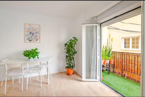 PISO CON GARAJE GRATIS EN EL CENTRO DE GRANADA.