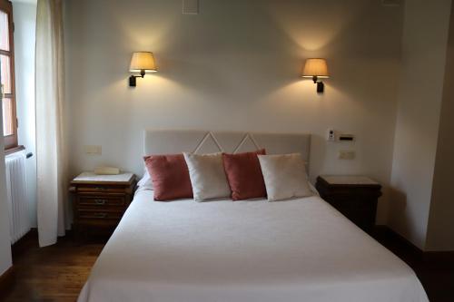Ένα ή περισσότερα κρεβάτια σε δωμάτιο στο Hotel Rural Irigoienea