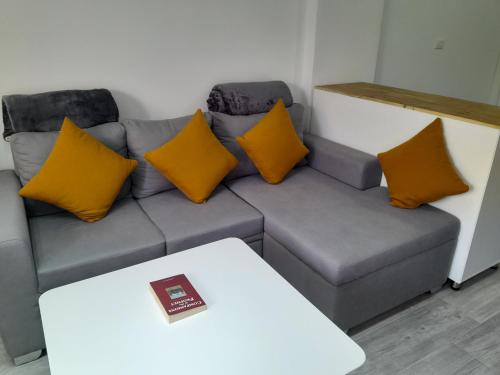 Spacious and modern one bed in hurhgarda