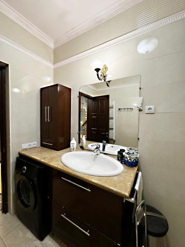 Koupelna v ubytování Dzoraghbyur G House