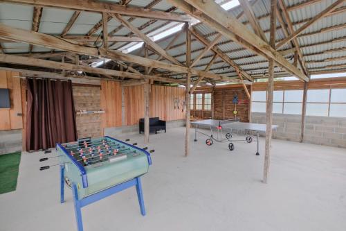 Kemudahan pingpong di Gite Le Moutat-Chez Georges atau berdekatan