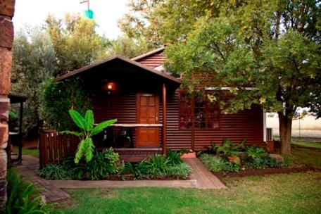 Taman di luar Fairhaven Guest House