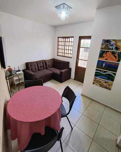 Posezení v ubytování Casa privativa próximo ao centro e aeroporto.