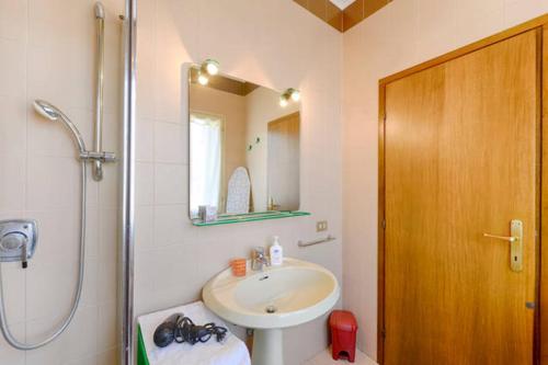 Koupelna v ubytování Grazioso studio in centro- WIFI Ascensore Aria Condizionata