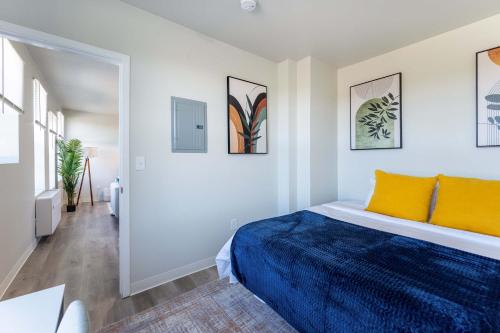 Χώρος καθιστικού στο 2BR Exclusive Retreat Near Henry Ford