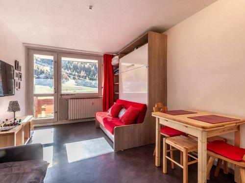 Studio rénové à Plagne Centre, accès direct pistes de ski, balcon, parking gratuit - FR-1-351-79