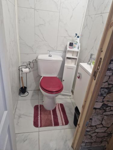 Bilik mandi di charming house for 5 people Sirine57 long stay