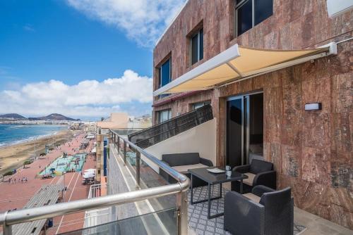 Spacious Two Bedroom Apartment with Terrace right on the Surf Beach