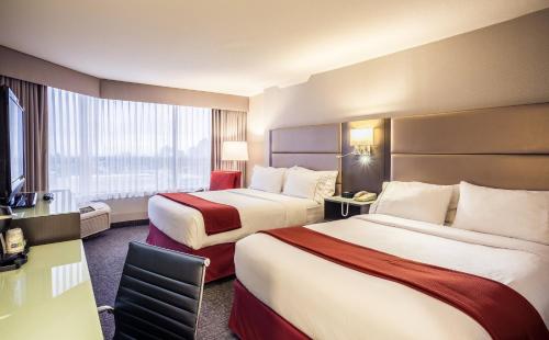 Holiday Inn Express Vancouver-Metrotown (Burnaby) Image