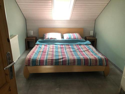 Postel nebo postele na pokoji v ubytování Stilvolles Apartment bei Augsburg