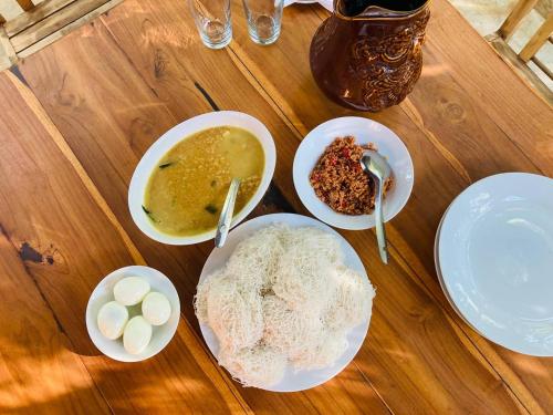 Jídlo v penzionu nebo okolí