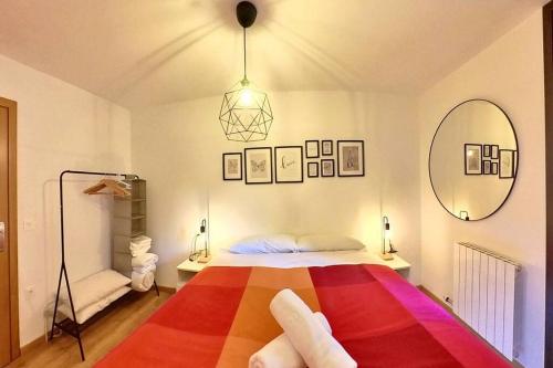 Postel nebo postele na pokoji v ubytování Mimosa 5 con terraza - tucasaenlospirineos