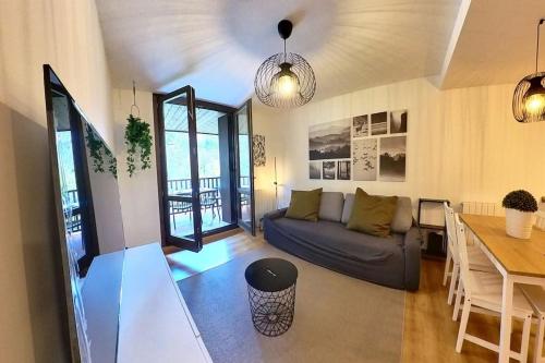 Posezení v ubytování Mimosa 5 con terraza - tucasaenlospirineos