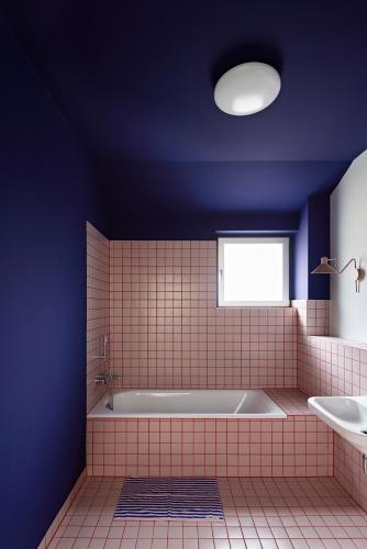 Bilik mandi di Ferienhaus "Klotz am Berg"