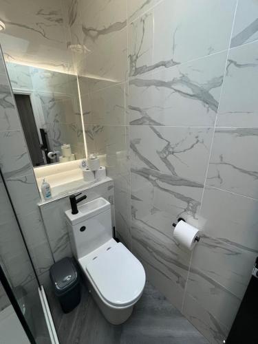101 Bold Street Apartments photo 74