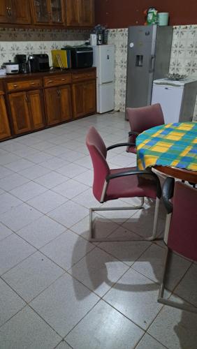 Casa Zauad low cost family houseにあるキッチンまたは簡易キッチン