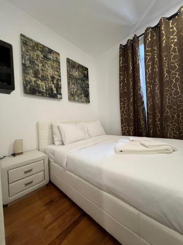32 2 - Heart of Lisbon Private Apartment, Bairro Alto