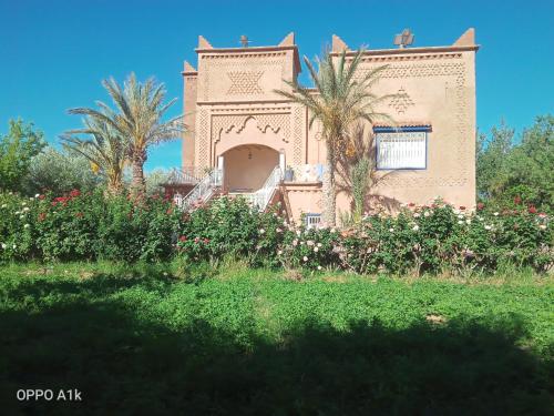 Taman di luar chez l'habitant amazigh