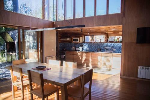 Fotografie z fotogalerie ubytování Casa moderna en el bosque v destinaci Villa La Angostura
