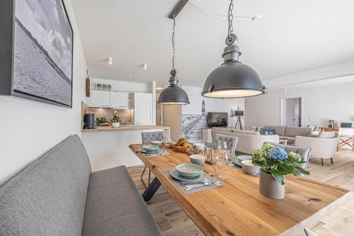 Makanan di atau berdekatan apartmen