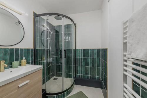 Photo de la galerie de l'établissement NUB II - NEW Stopover in Tuscany at 10 minutes from Disneyland - FREE WIFI PARKING, à Serris