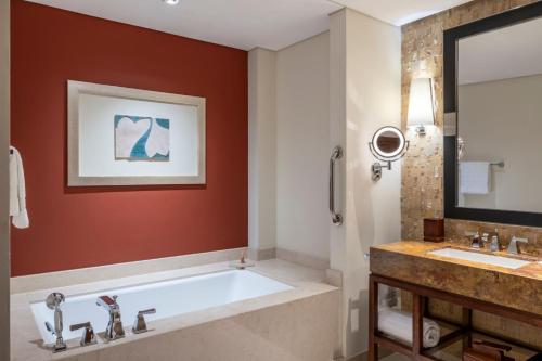 Salle de bains dans l'établissement JW Marriott Hotel Bogotá