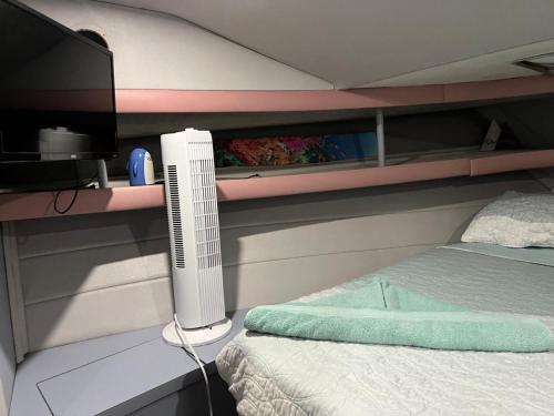 Una cama o camas en una habitación de Perfect Stay In Key Largo