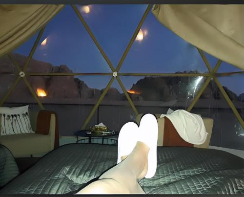 Posezení v ubytování Rum Honeymoon Camp
