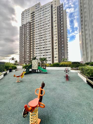 Zona de juegos infantil en Classy Studio Unit at Aspira Towers