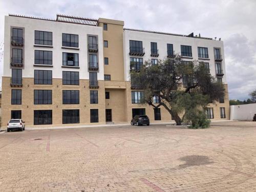 Το κτήριο όπου στεγάζεται  το διαμέρισμα
