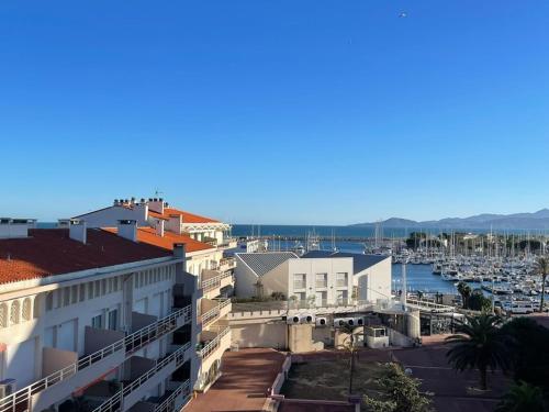 T3 Port St-Cyprien Terrasse Parking Climatisation - FR-1-309-483