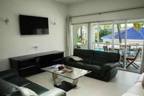 Πισίνα στο ή κοντά στο Cupecoy Beach Club Condo