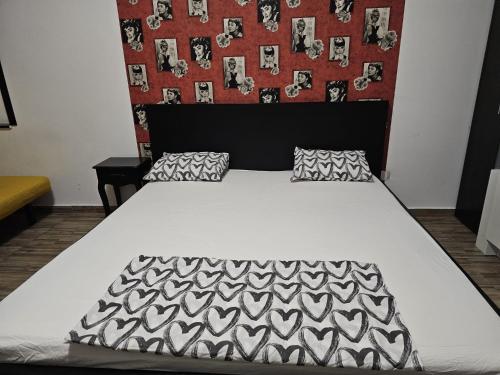 Cama o camas de una habitación en Central Class Bucharest