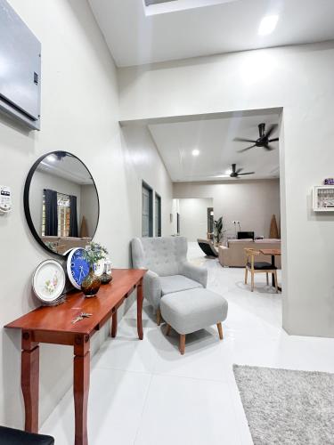 Gallery image of Sejenak Homestay with Pool in Jertih