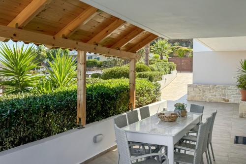 Balkón nebo terasa v ubytování Pano Stalos Villas
