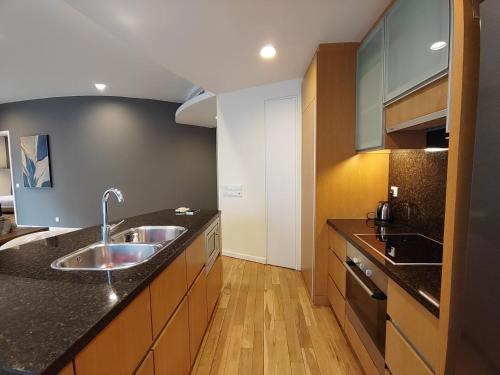 Nhà bếp/bếp nhỏ tại Stylish Large 3guests 1br St Mary Residences
