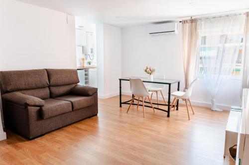 3Hab, Reformado y muy tranquilo junto a Puente Romano, aire acondicionado y WiFi
