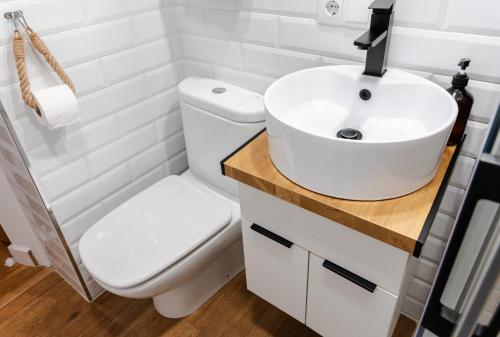 3Hab, Reformado y muy tranquilo junto a Puente Romano, aire acondicionado y WiFi